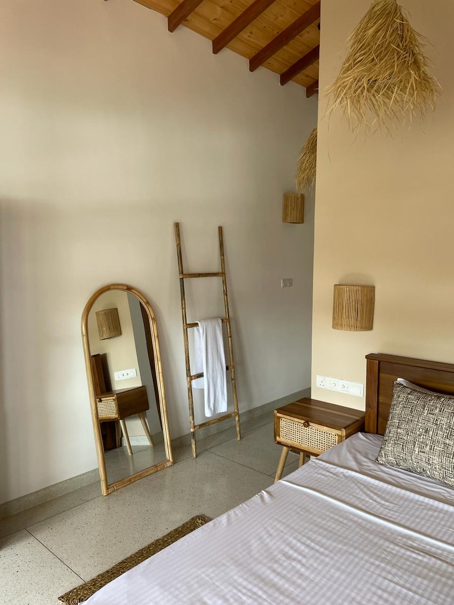 Finless room detail